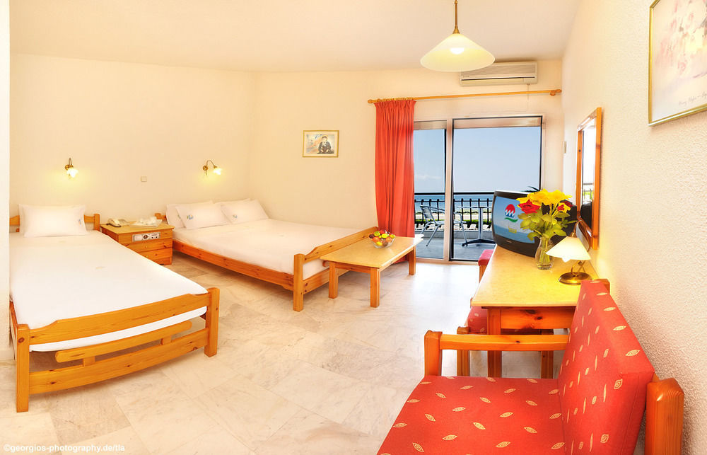 Martha'S Haus Hotel Gerakini Luaran gambar